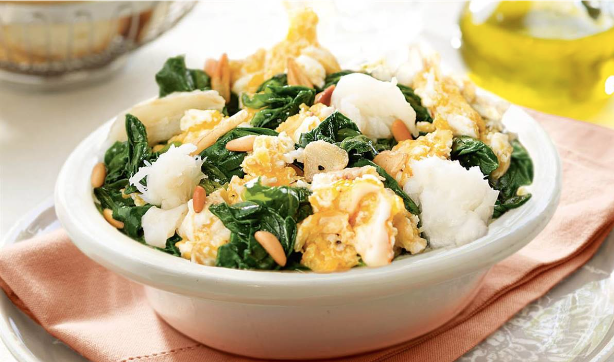 Revuelto de espinacas con bacalao.