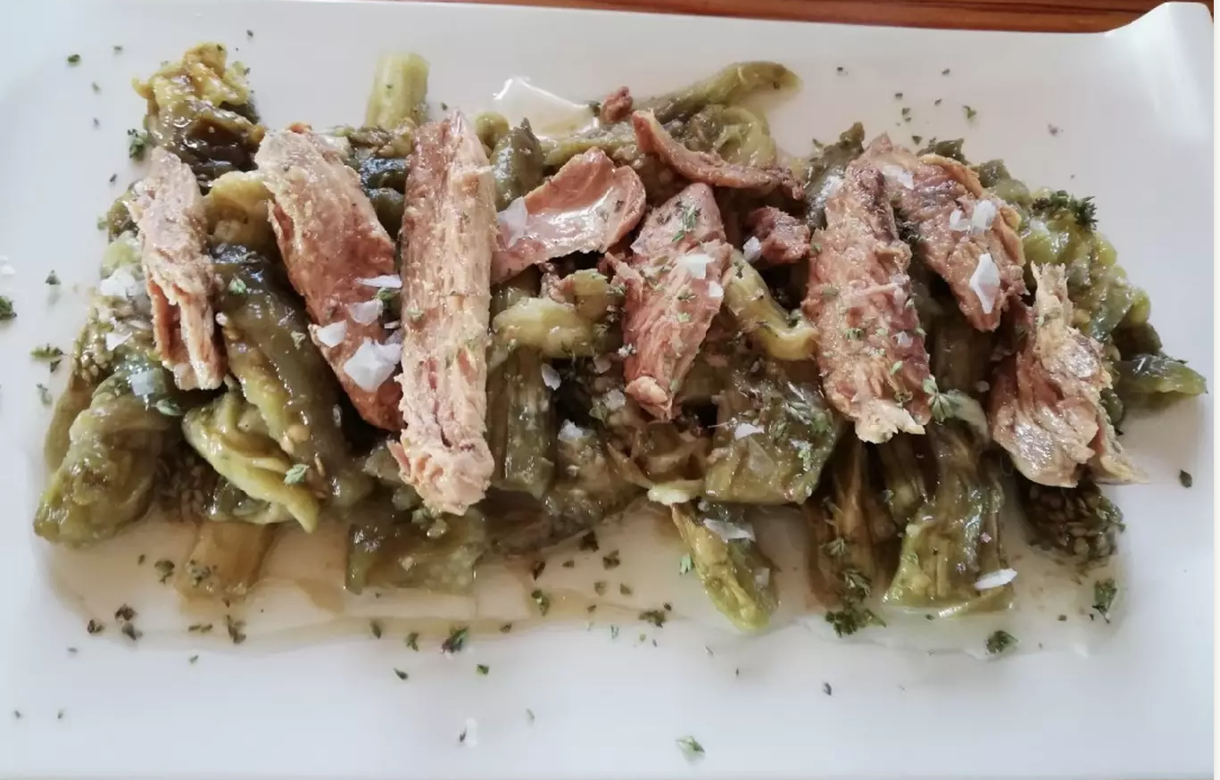 Escalivada de berenjena con belva.