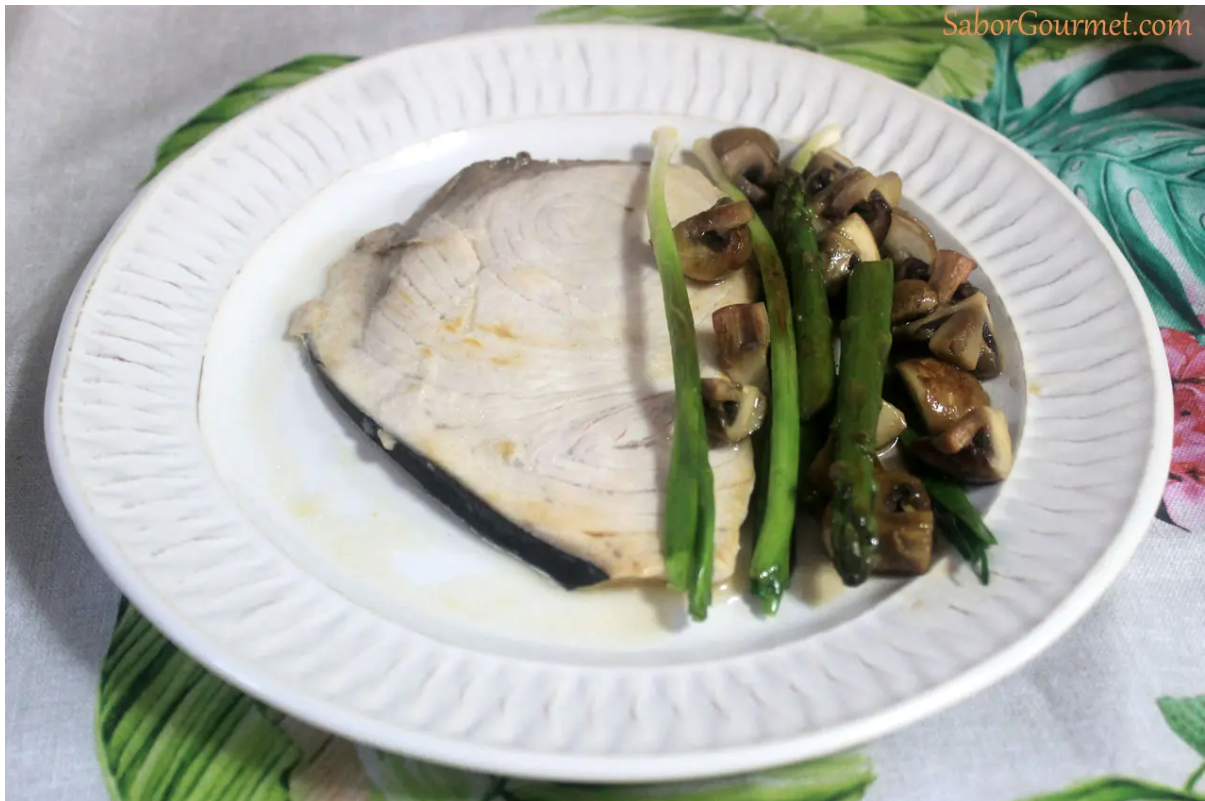 PEZ ESPADA CON VERDURAS