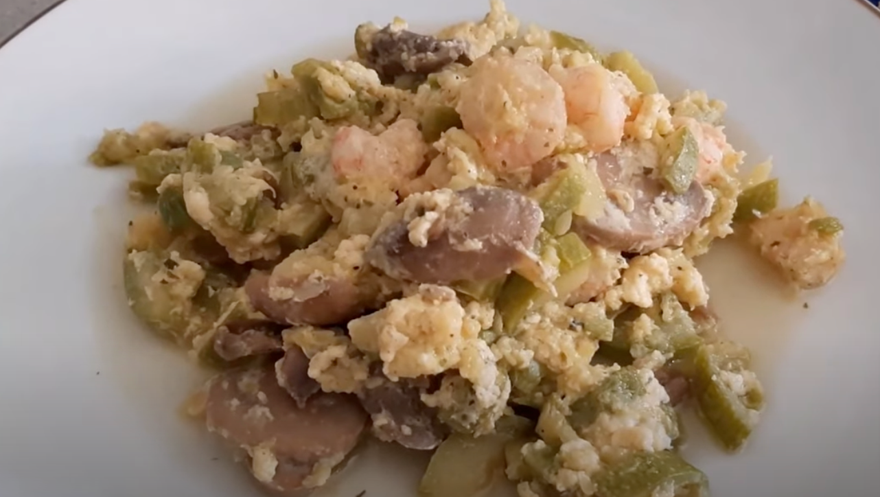 Salteado de calabacín con gambas