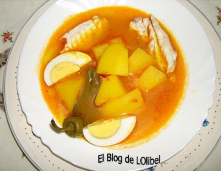 Pimentón con pescado y huevo