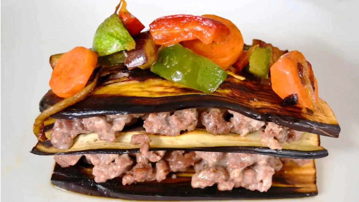 Milhojas de berenjena  con carne y verduras