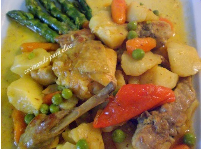 Guiso de pollo con conejo y patatas