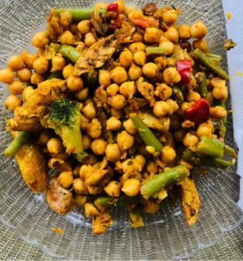 Garbanzos salteados con verduras