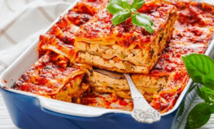 Lasaña vegana con boloñesa de tofu y seitán