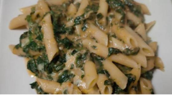 Pasta Integral con Tofu y Espinacas