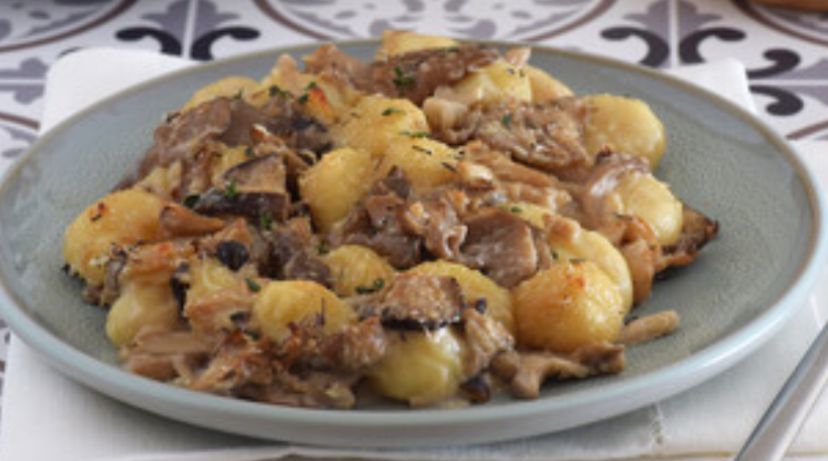 Ñoquis con champiñones y tofu